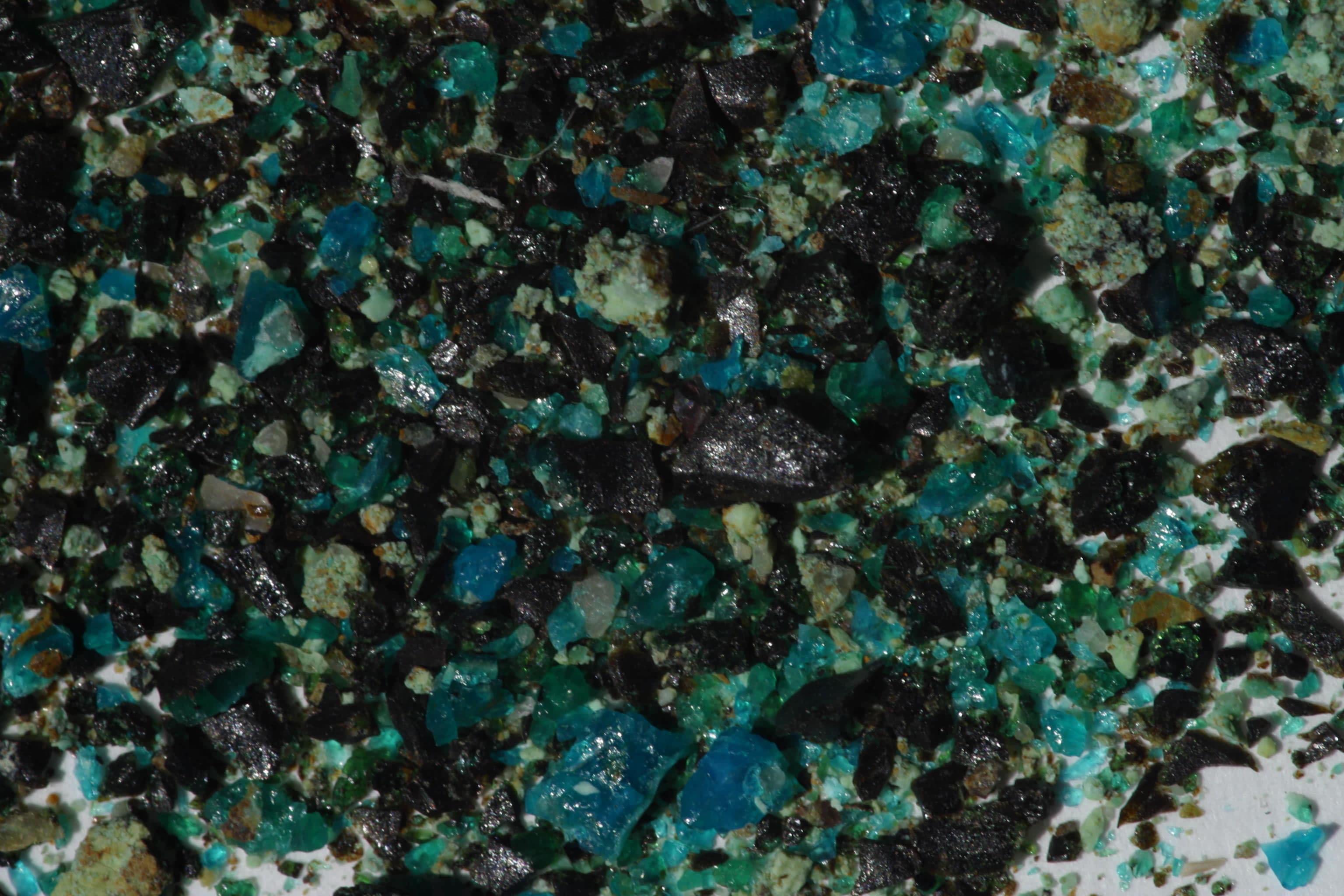 Pitch Limonite sample